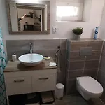 דירה Bibi Apartman באלאטונפורד