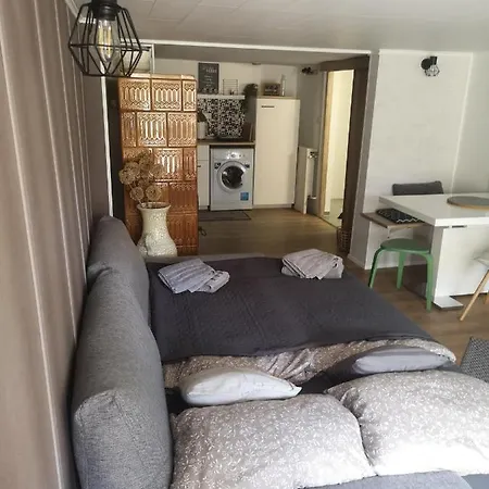 דירה Bibi Apartman